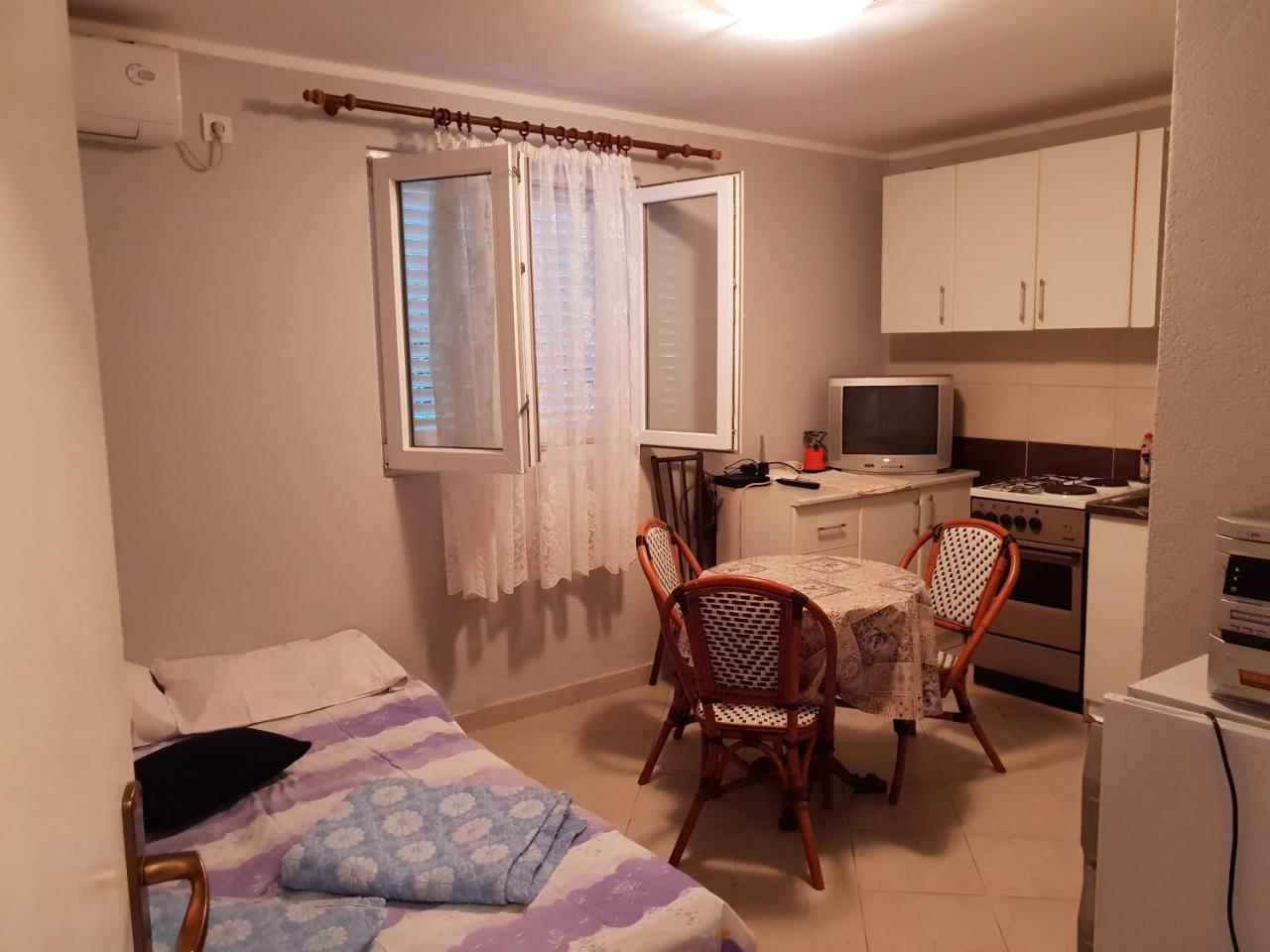 Apartment Miki Herceg Novi Eksteriør billede